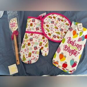 New!! Mary Square Holiday 4-piece Kitchen Set